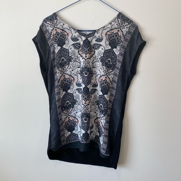 Ricki’s patterned top - Picture 1 of 1